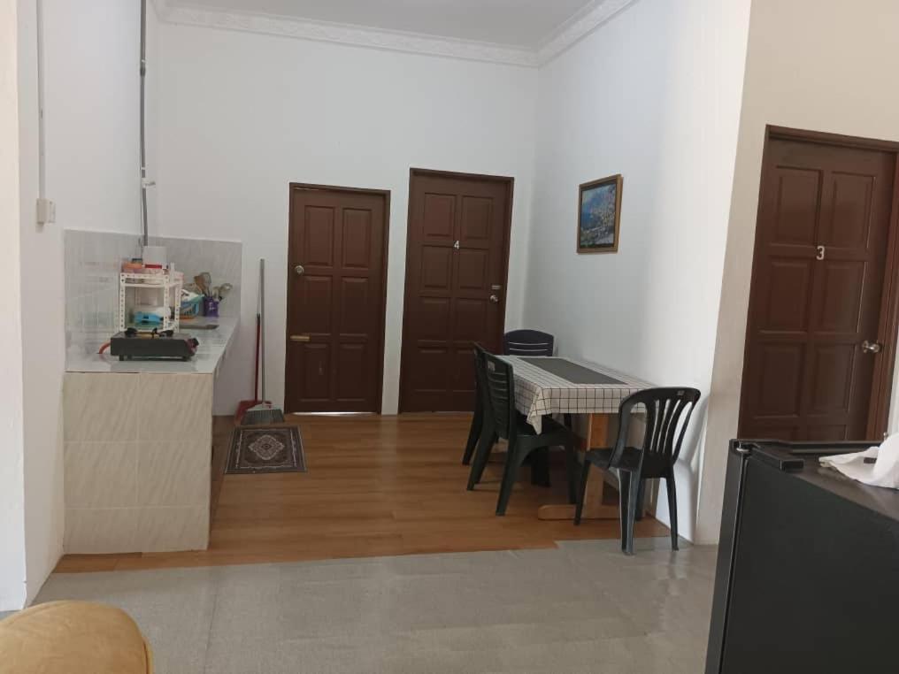 Homestay Lembah Tambunan Kampong Nail Exterior photo